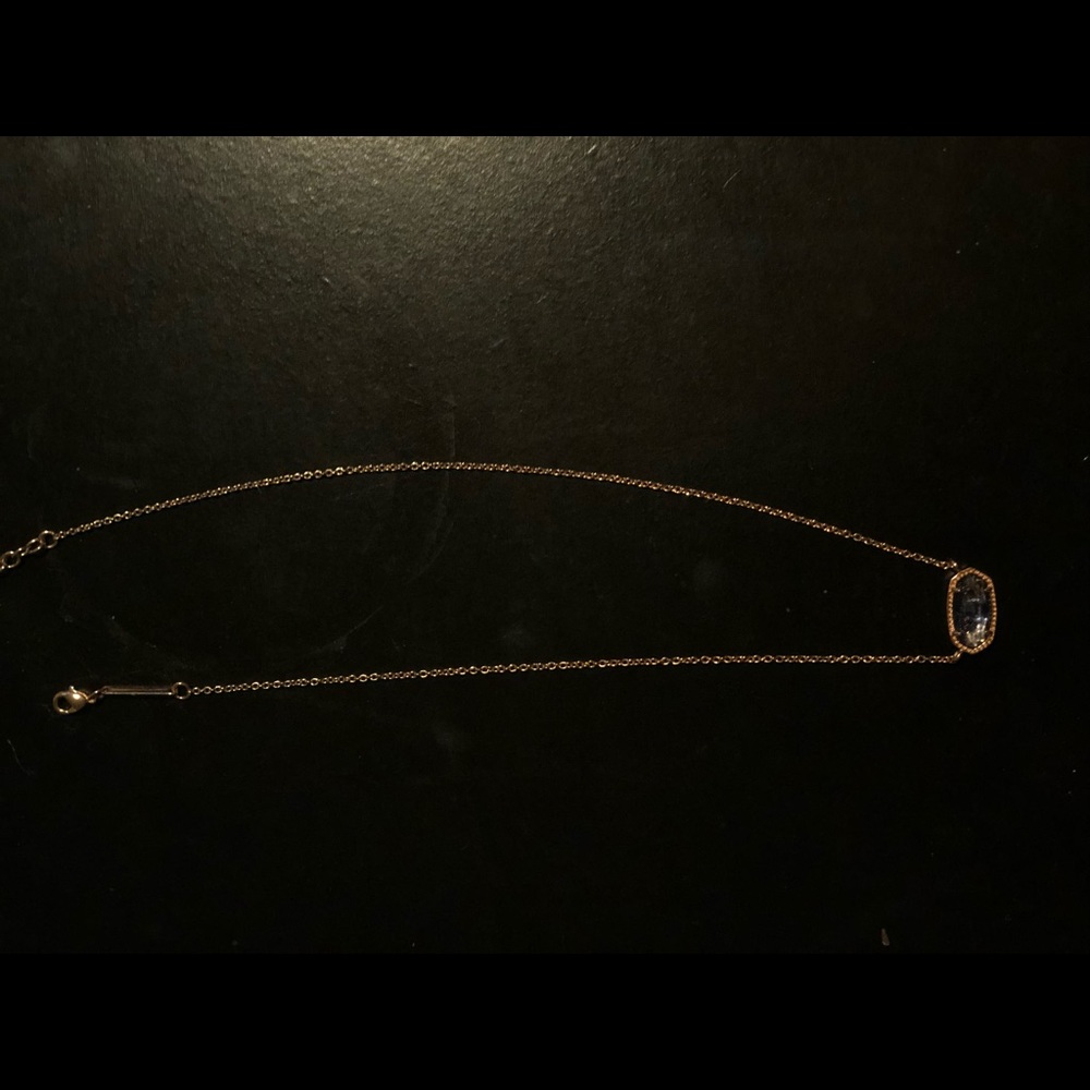 Kendra Scott necklace